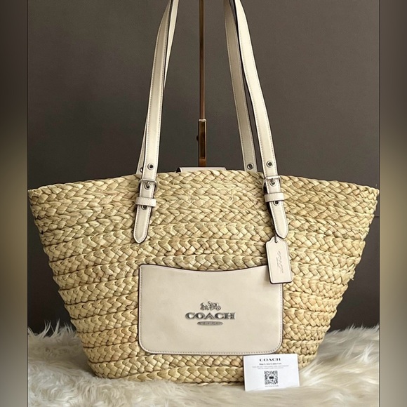 CJ518 - Coach Large Tote - Picture 11 of 12